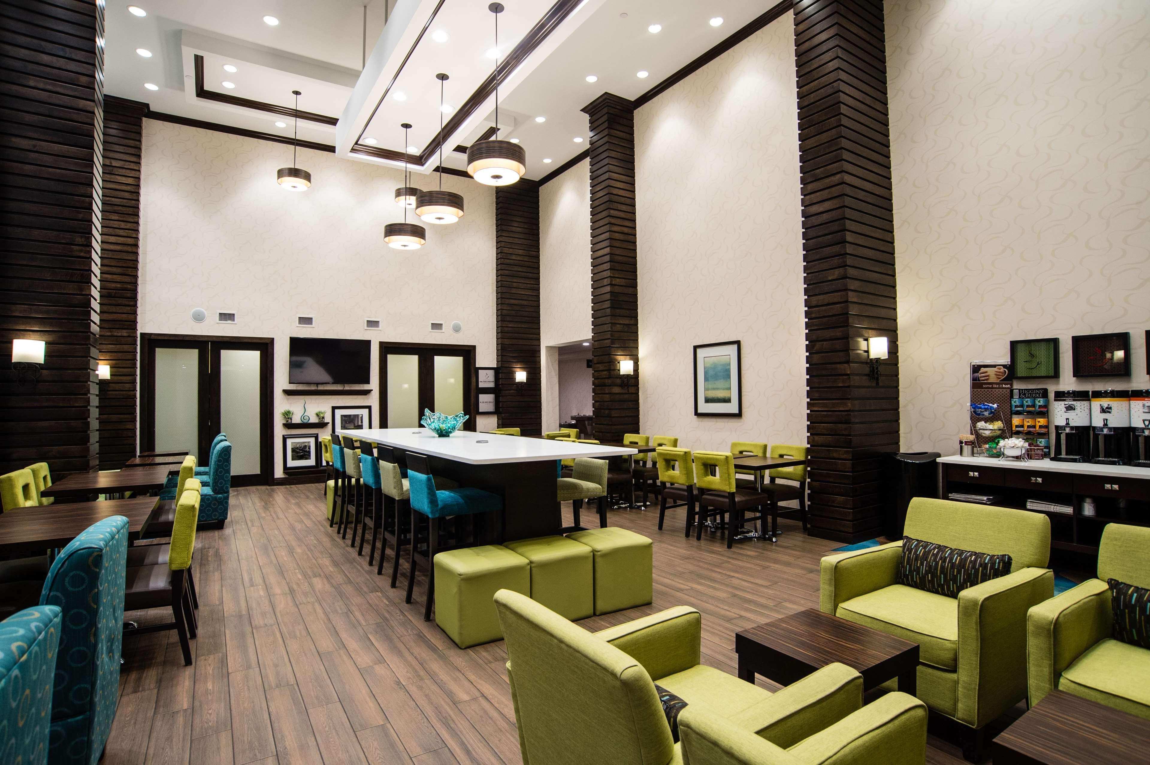 Hampton Inn & Suites East Gate Regina Exteriér fotografie