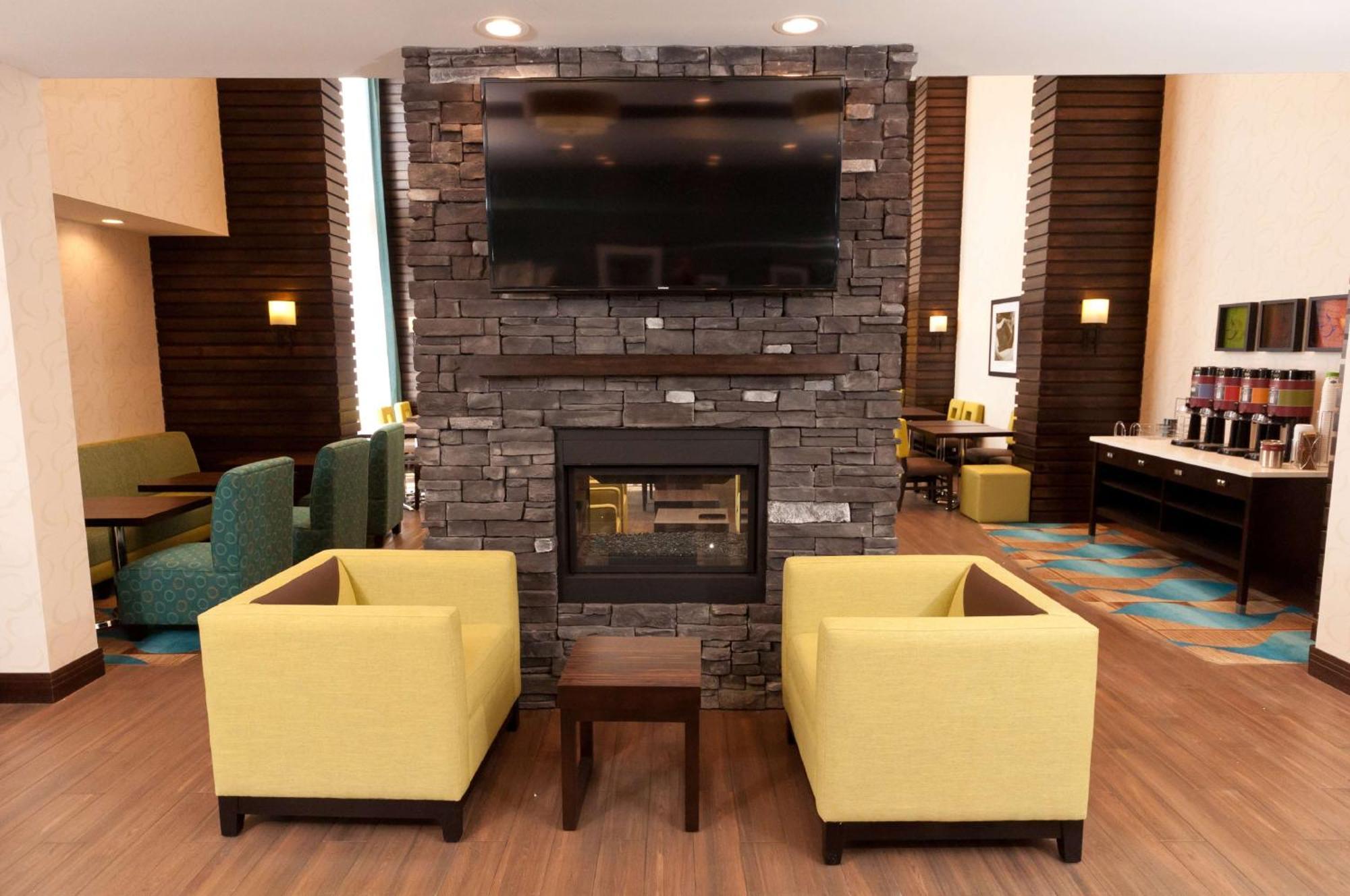 Hampton Inn & Suites East Gate Regina Exteriér fotografie