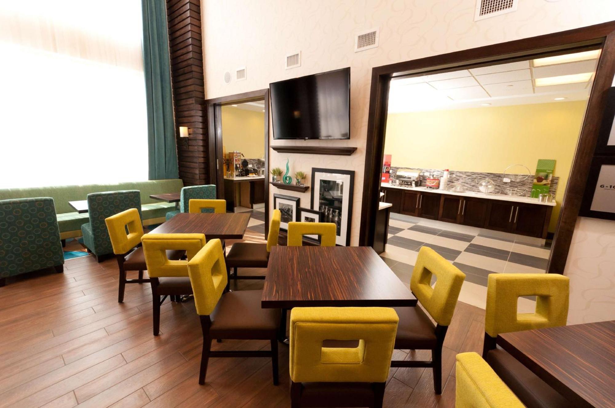 Hampton Inn & Suites East Gate Regina Exteriér fotografie